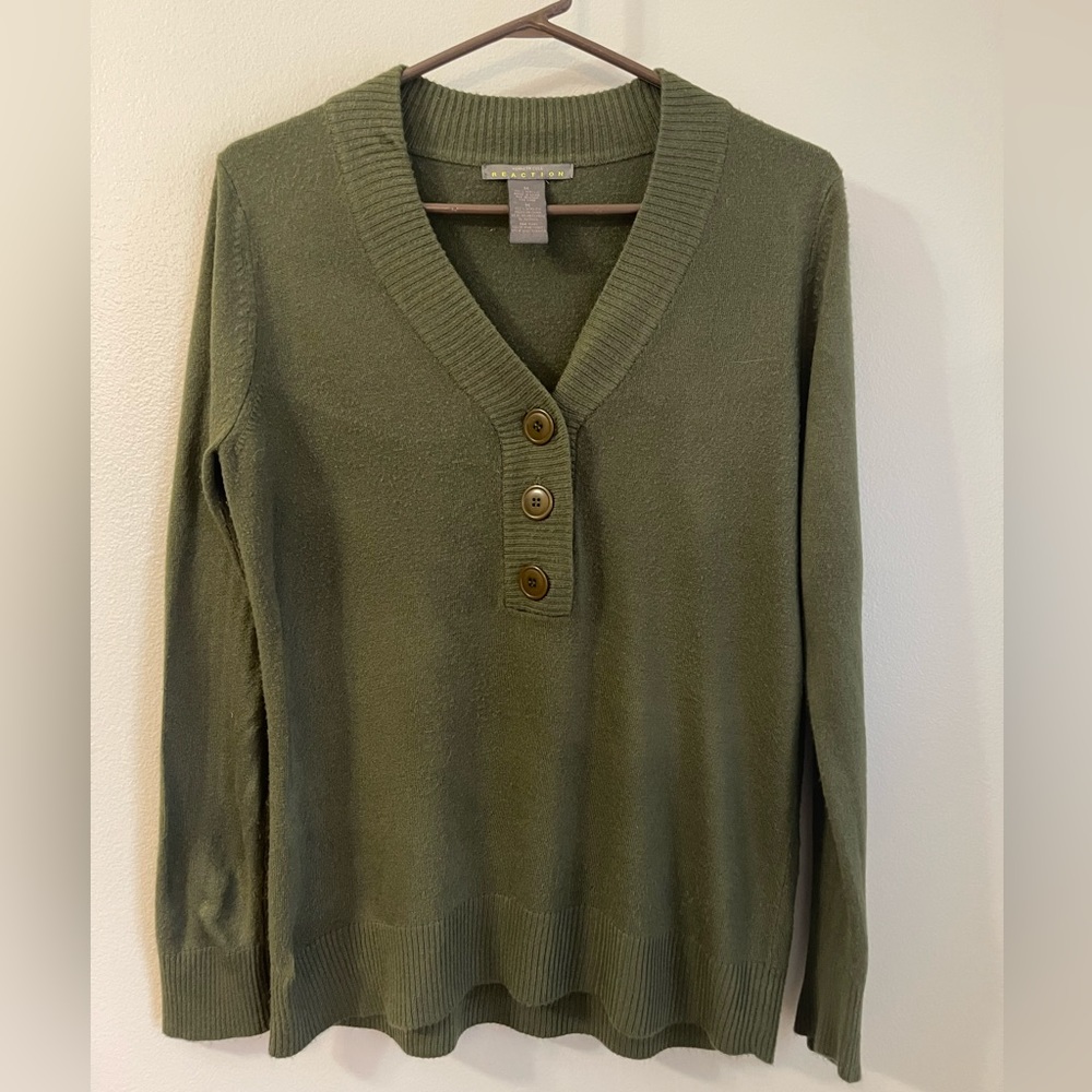Kenneth Cole Reaction Womens V neck green sweater in size medium